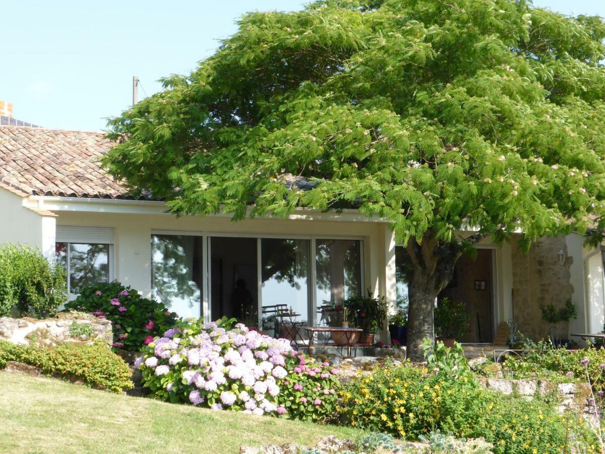 Les 4 Elements St Emilion Bed and Breakfast Branne  Buitenkant foto