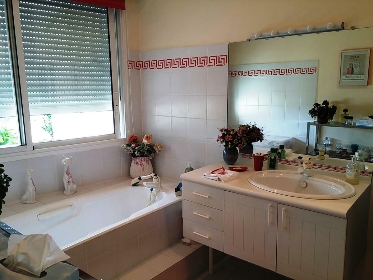 Les 4 Elements St Emilion Bed and Breakfast Branne  Buitenkant foto